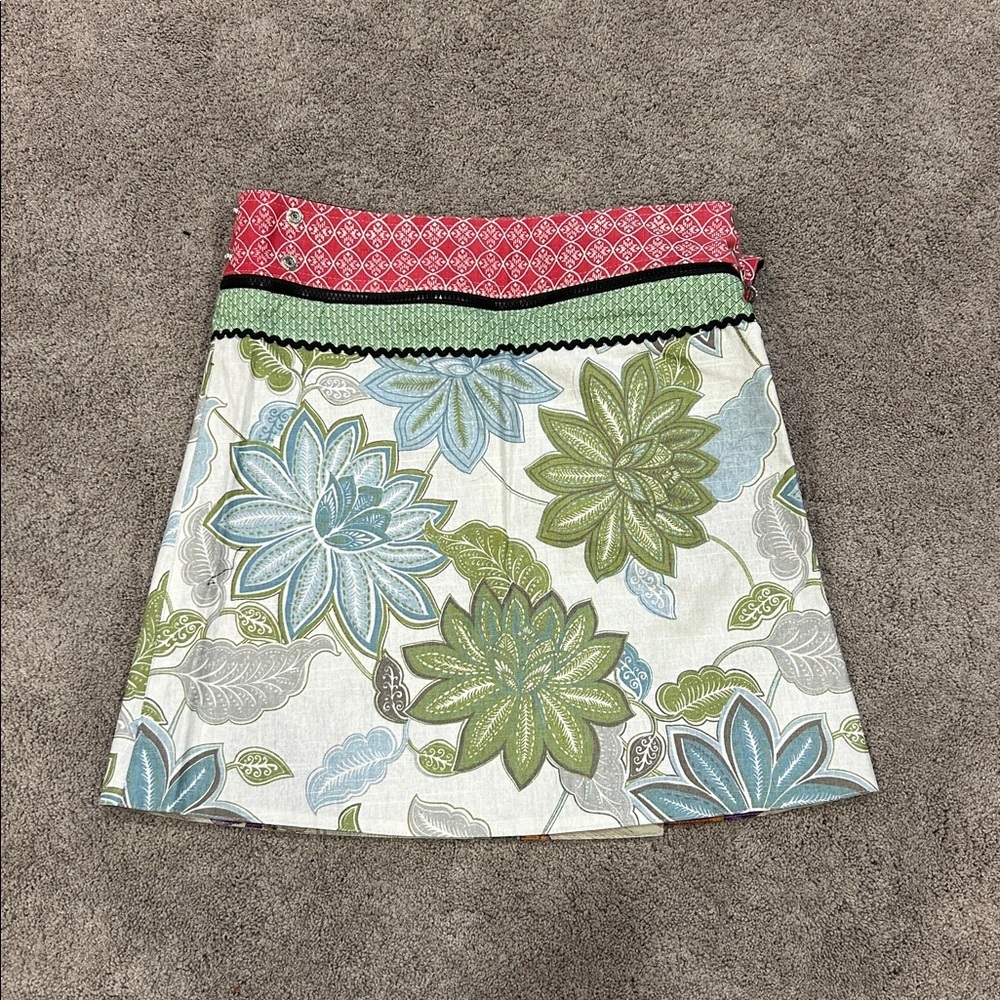 Reversible cotton skirt with pouch and reversible belt floral pattern